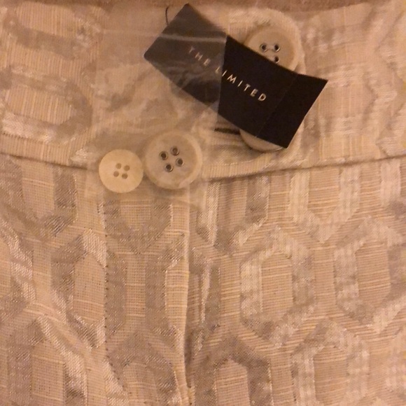 The Limited Off White Silver Embossed Shorts 8 - Picture 7 of 8